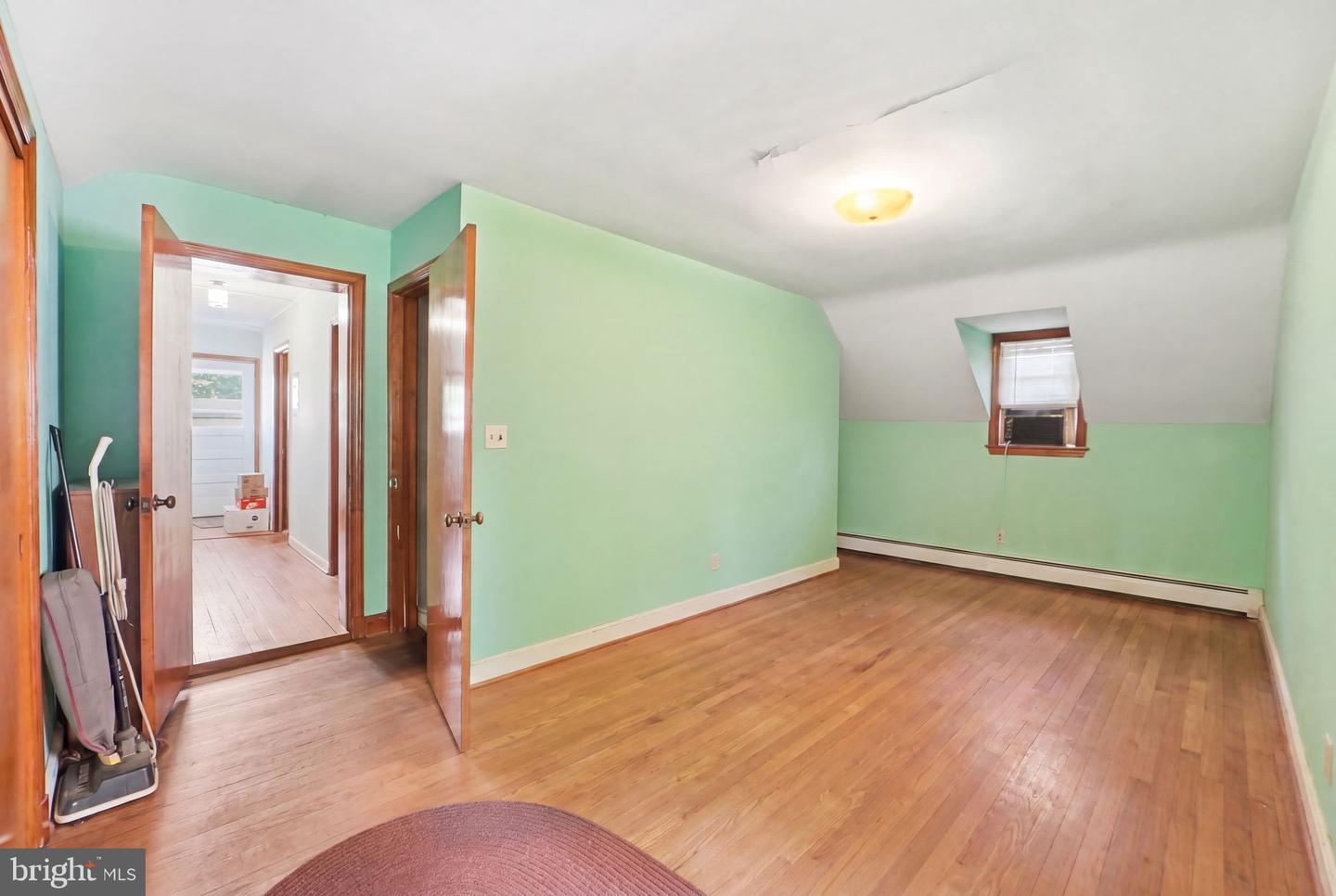 Laurel, Maryland, 20707, United States, 5 Bedrooms Bedrooms, ,6 BathroomsBathrooms,Residential,Active,2052098