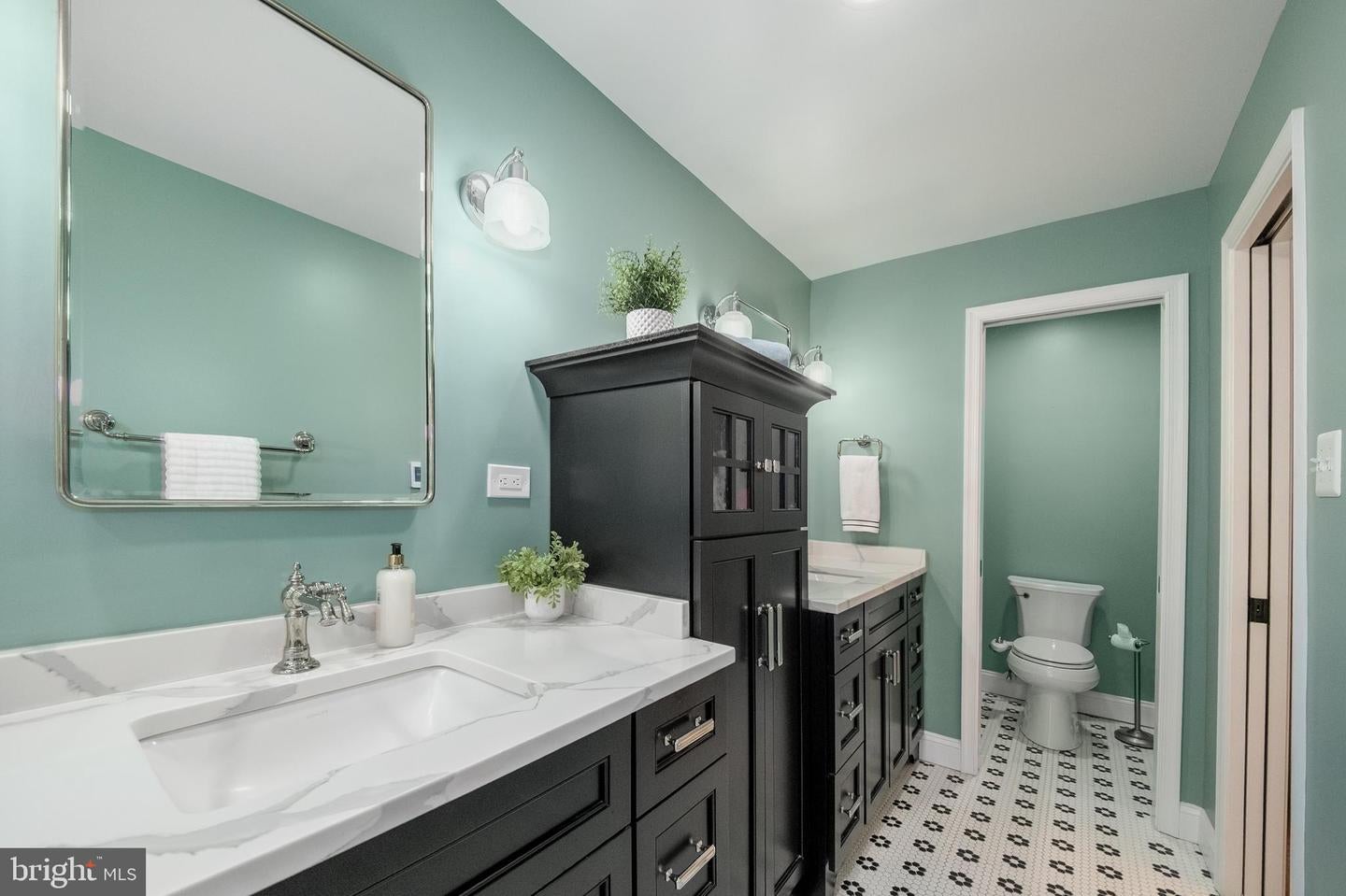 Fairfax Station, Virginia, 22039, United States, 4 Bedrooms Bedrooms, ,3 BathroomsBathrooms,Residential,Active,1936424