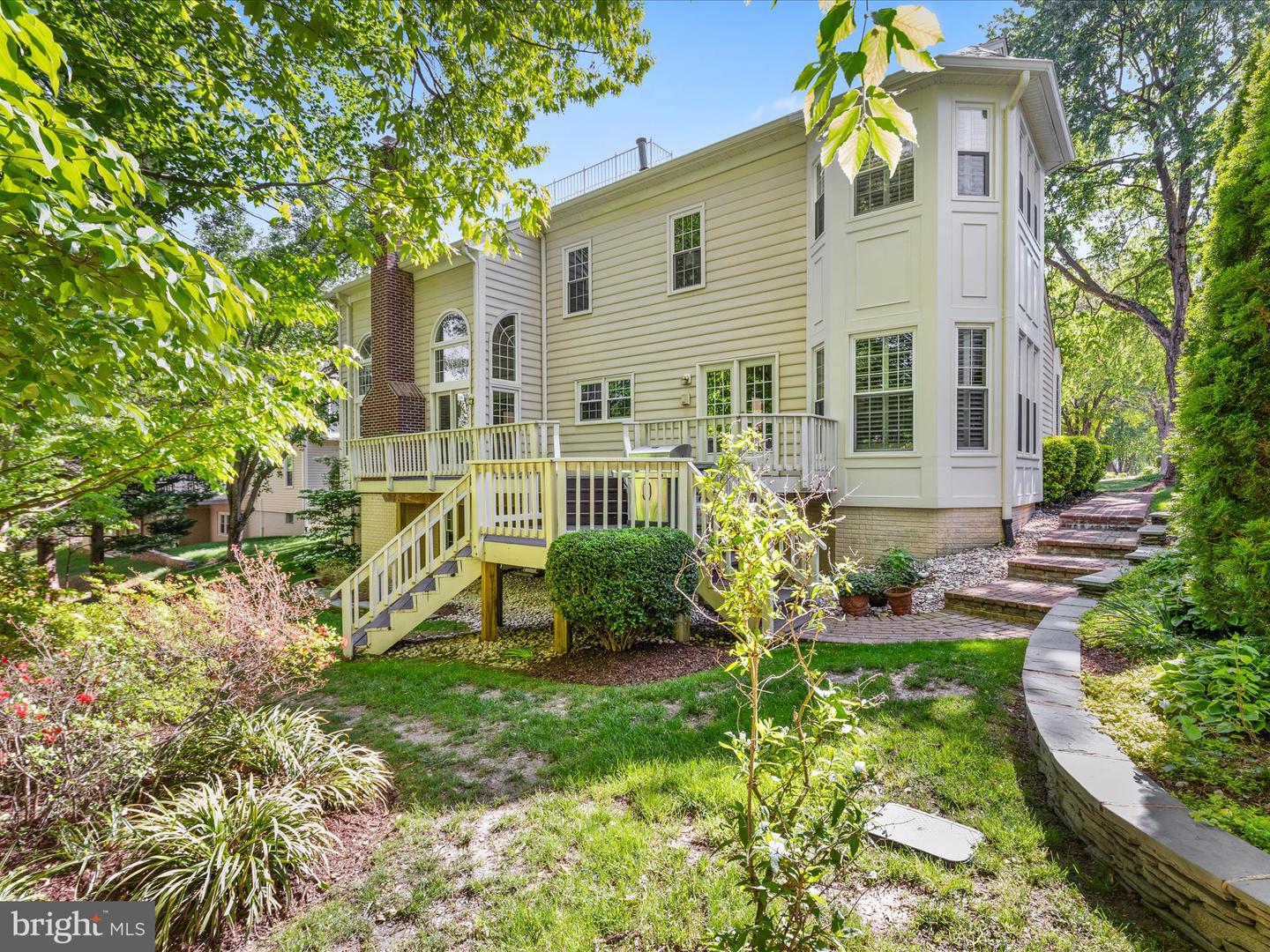 Fairfax Station, Virginia, 22039, United States, 4 Bedrooms Bedrooms, ,4 BathroomsBathrooms,Residential,Active,1905039