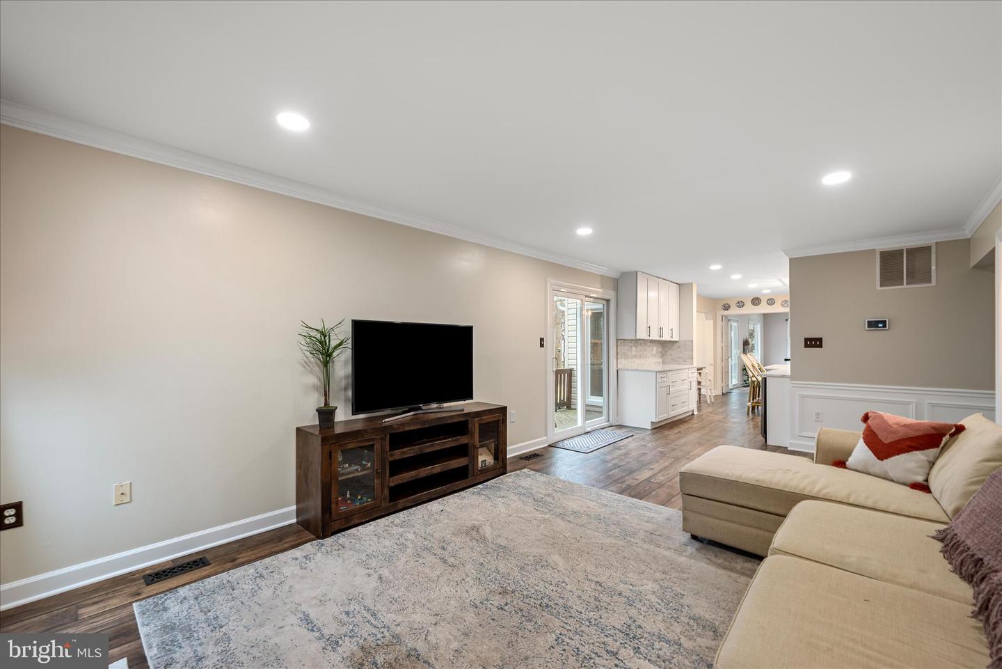 Centreville, Virginia, 20120, United States, 4 Bedrooms Bedrooms, ,3 BathroomsBathrooms,Residential,Active,2015484