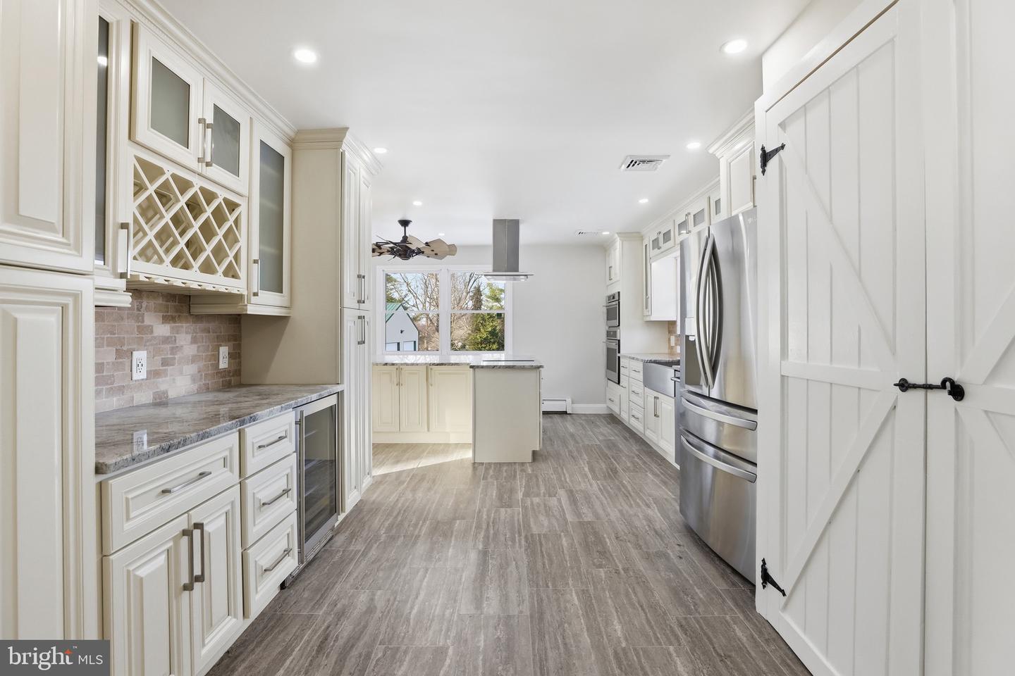 Clarksburg, Maryland, 20871, United States, 5 Bedrooms Bedrooms, ,3 BathroomsBathrooms,Residential,Active,1996277