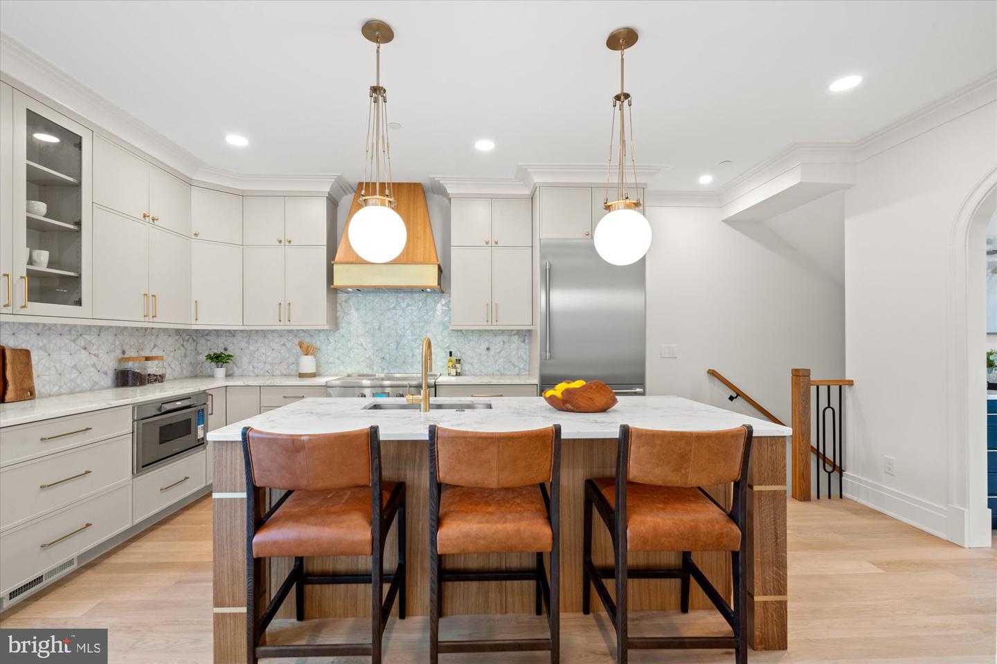 Alexandria, Virginia, 22314, United States, 4 Bedrooms Bedrooms, ,5 BathroomsBathrooms,Residential,Contingent,2011194