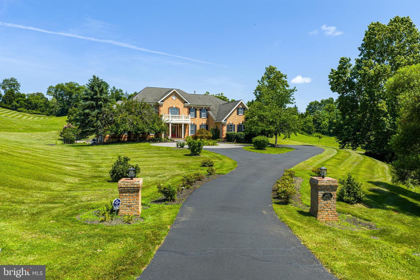 Leesburg, Virginia, 20175, United States, 4 Bedrooms Bedrooms, ,5 BathroomsBathrooms,Residential,Active,1894598