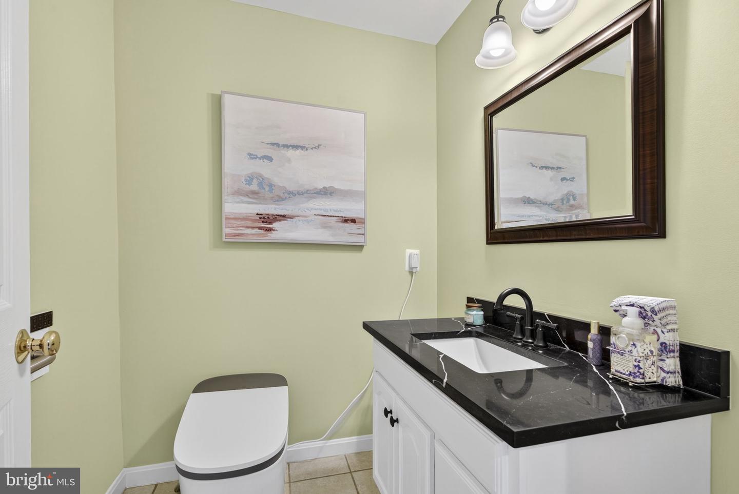 Lovettsville, Virginia, 20180, United States, ,2 BathroomsBathrooms,Residential,Active,1954034