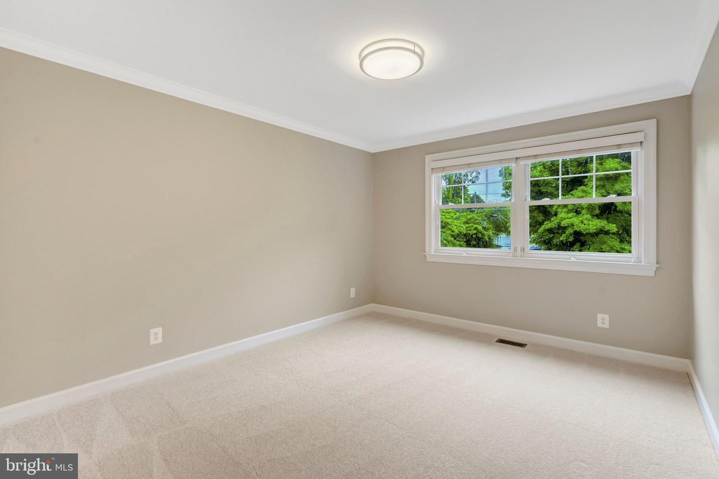 Fairfax, Virginia, 22030, United States, 4 Bedrooms Bedrooms, ,3 BathroomsBathrooms,Residential,Active,2045005