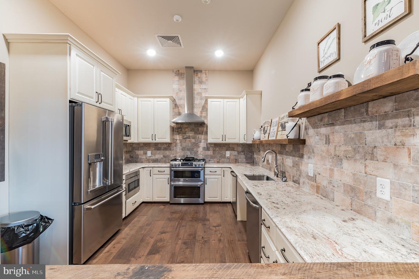 Malvern, Pennsylvania, 19355, United States, 5 Bedrooms Bedrooms, ,6 BathroomsBathrooms,Residential,Pending,2007092