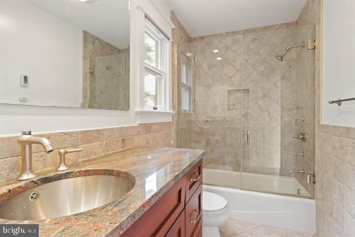 Mclean, Virginia, 22101, United States, 3 Bedrooms Bedrooms, ,3 BathroomsBathrooms,Residential,Active,1922333