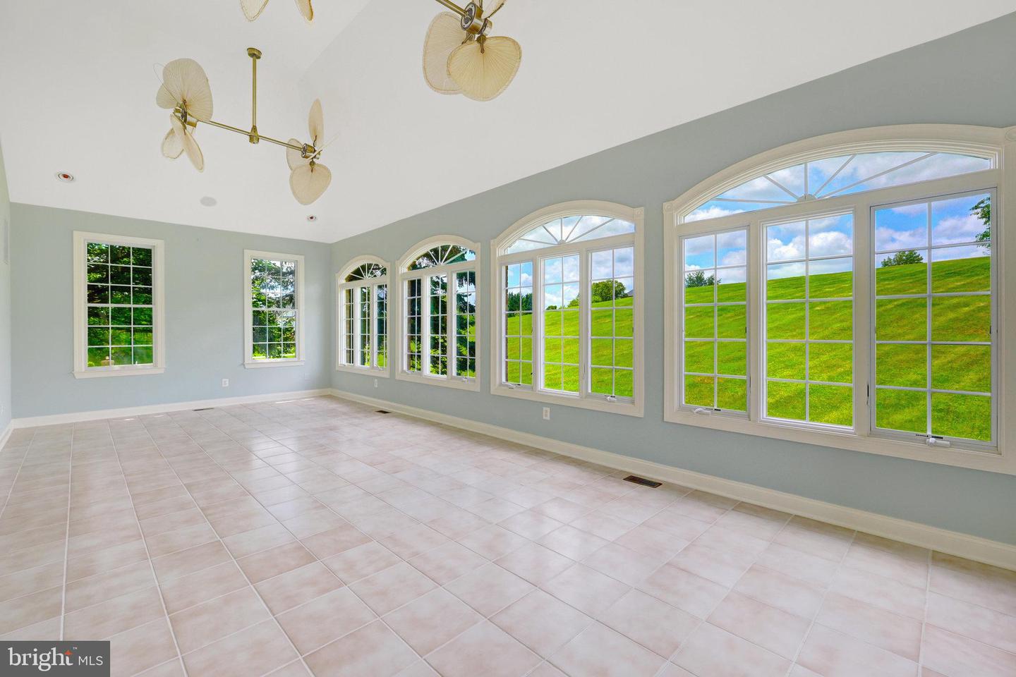 Leesburg, Virginia, 20175, United States, 4 Bedrooms Bedrooms, ,5 BathroomsBathrooms,Residential,Active,1894598