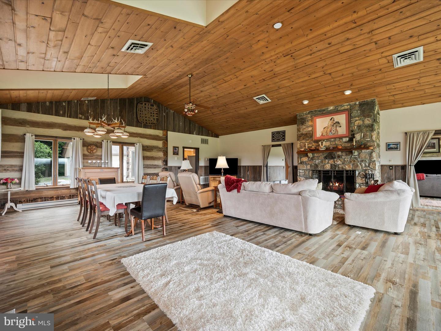 Berryville, Virginia, 22611, United States, 4 Bedrooms Bedrooms, ,3 BathroomsBathrooms,Residential,Active,1884871