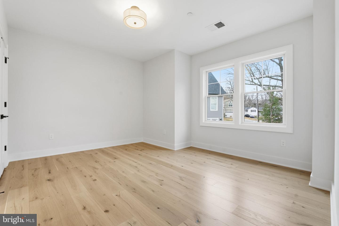 Kensington, Maryland, 20895, United States, 5 Bedrooms Bedrooms, ,5 BathroomsBathrooms,Residential,Active,2007291