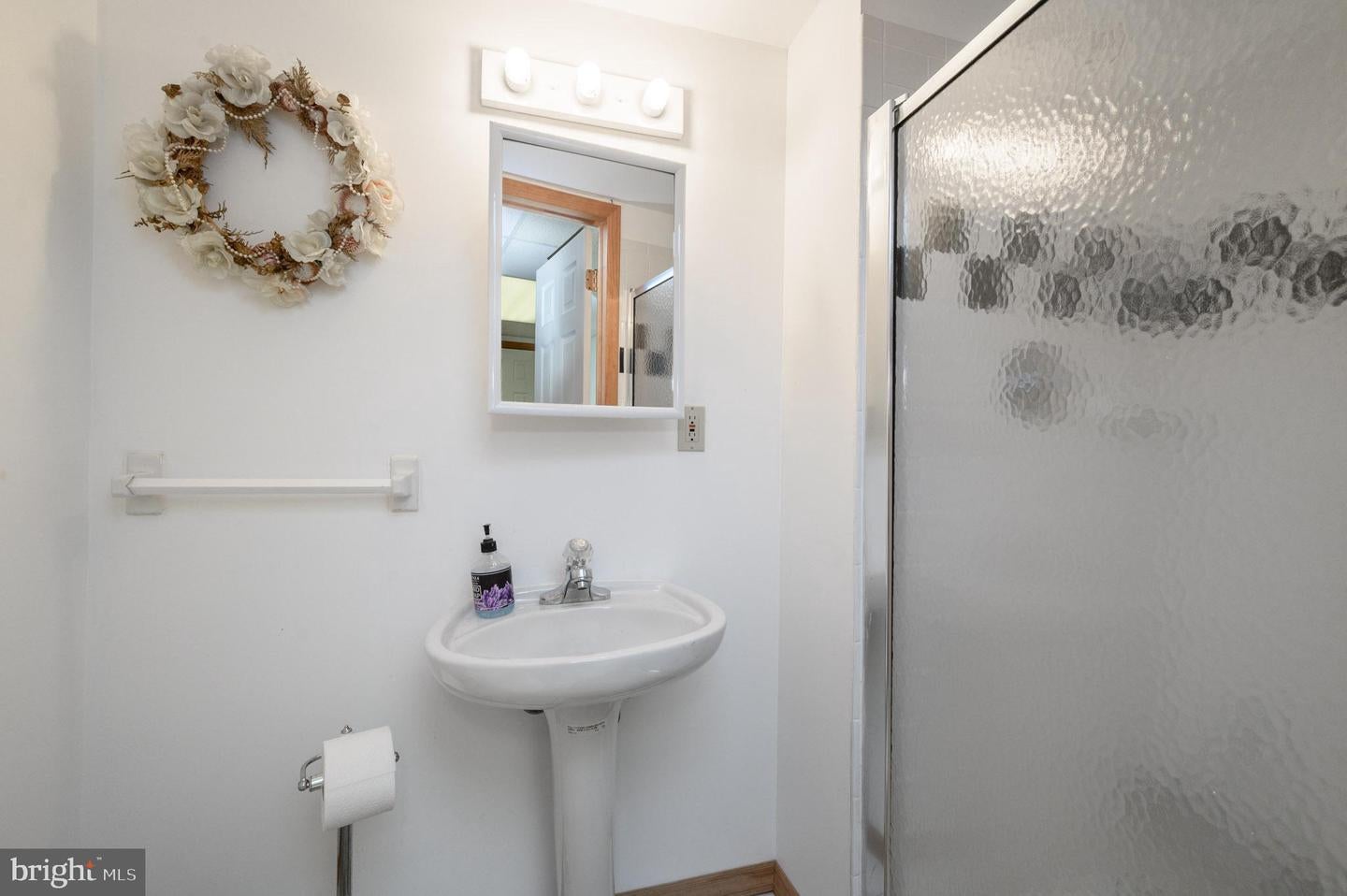 Monmouth Junction, New Jersey, 08852, United States, 5 Bedrooms Bedrooms, ,6 BathroomsBathrooms,Residential,Active,2044533