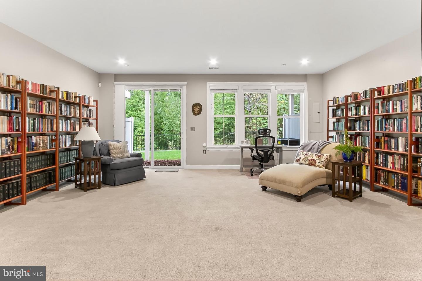 Fairfax, Virginia, 22033, United States, 4 Bedrooms Bedrooms, ,5 BathroomsBathrooms,Residential,Active,1992238