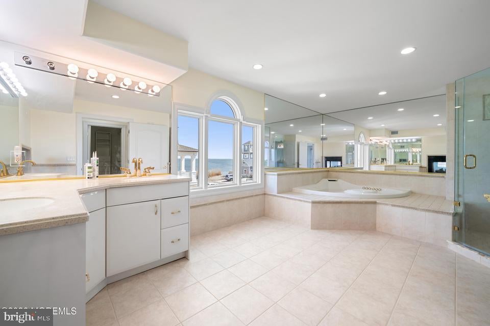 Bayville, New Jersey, 08721, United States, 5 Bedrooms Bedrooms, ,6 BathroomsBathrooms,Residential,Active,2035591