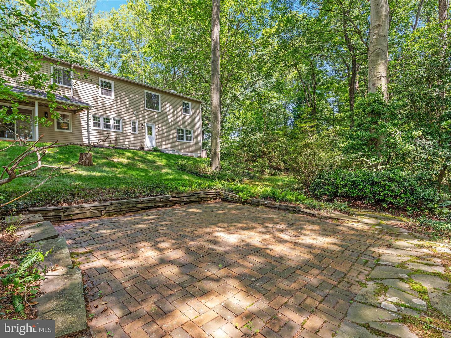 Clifton, Virginia, 20124, United States, 5 Bedrooms Bedrooms, ,5 BathroomsBathrooms,Residential,Active,1998598