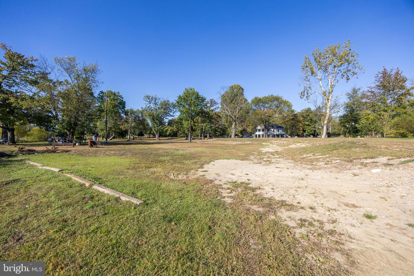 Delanco, New Jersey, 08075, United States, 5 Bedrooms Bedrooms, ,3 BathroomsBathrooms,Residential,Active,1914605