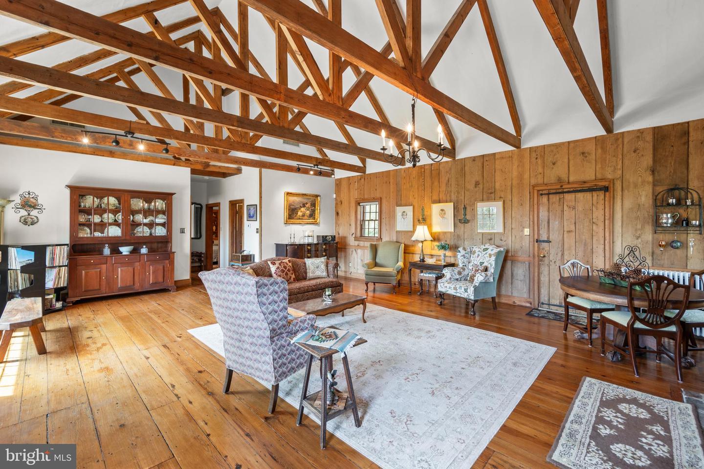 Winchester, Virginia, 22602, United States, 4 Bedrooms Bedrooms, ,4 BathroomsBathrooms,Residential,Active,2041509