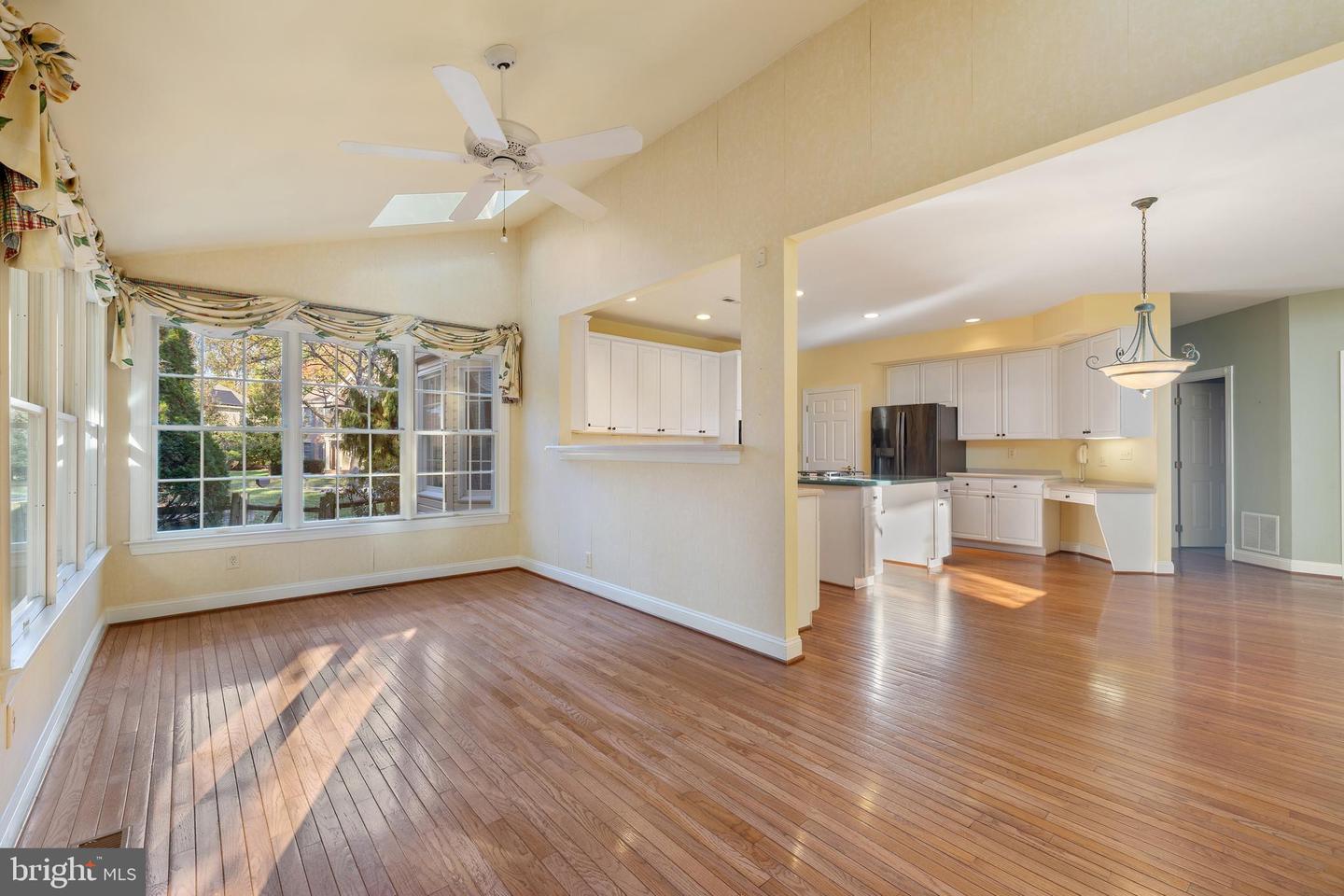 Rockville, Maryland, 20850, United States, 6 Bedrooms Bedrooms, ,5 BathroomsBathrooms,Residential,Active,1970950