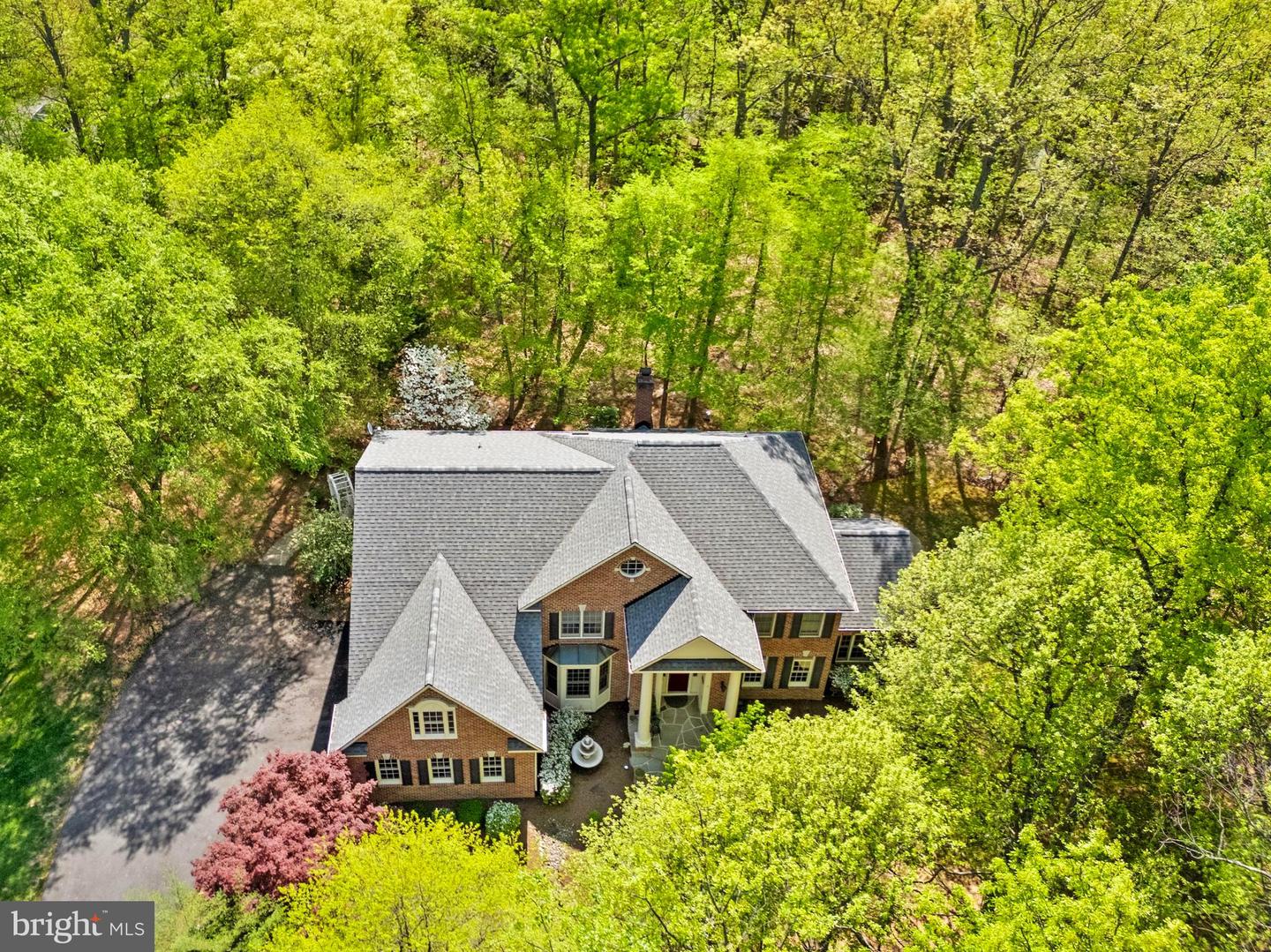 Leesburg, Virginia, 20175, United States, 5 Bedrooms Bedrooms, ,5 BathroomsBathrooms,Residential,Active,2041564