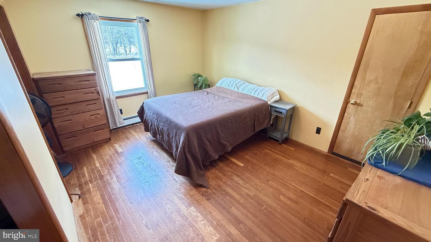 Waymart, Pennsylvania, 18472, United States, 4 Bedrooms Bedrooms, ,2 BathroomsBathrooms,Residential,Active,2007156