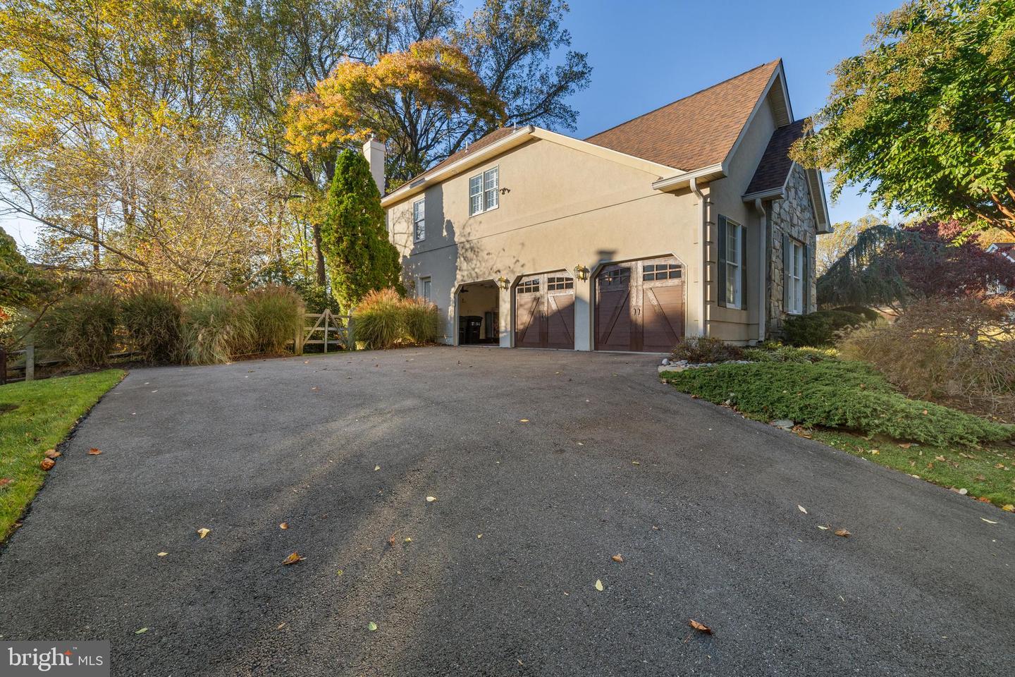 Rockville, Maryland, 20850, United States, 6 Bedrooms Bedrooms, ,5 BathroomsBathrooms,Residential,Active,1970950