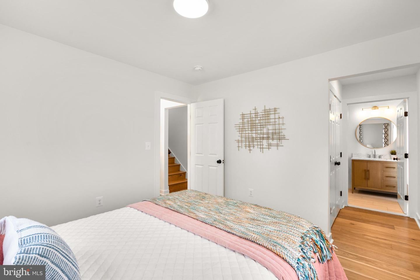 Kensington, Maryland, 20895, United States, 5 Bedrooms Bedrooms, ,4 BathroomsBathrooms,Residential,Active,1904171