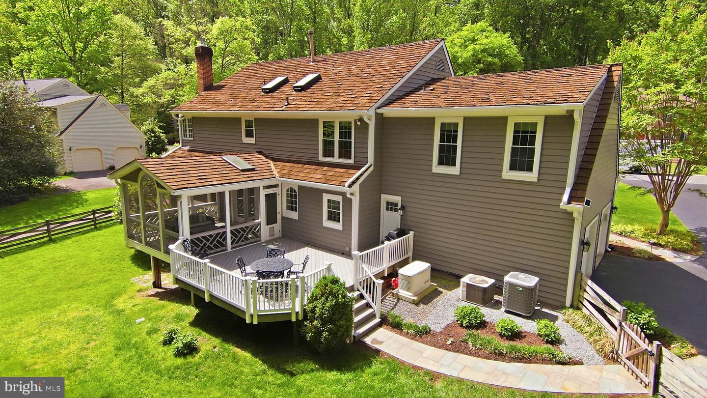 Fairfax Station, Virginia, 22039, United States, 5 Bedrooms Bedrooms, ,5 BathroomsBathrooms,Residential,Pending,2045787