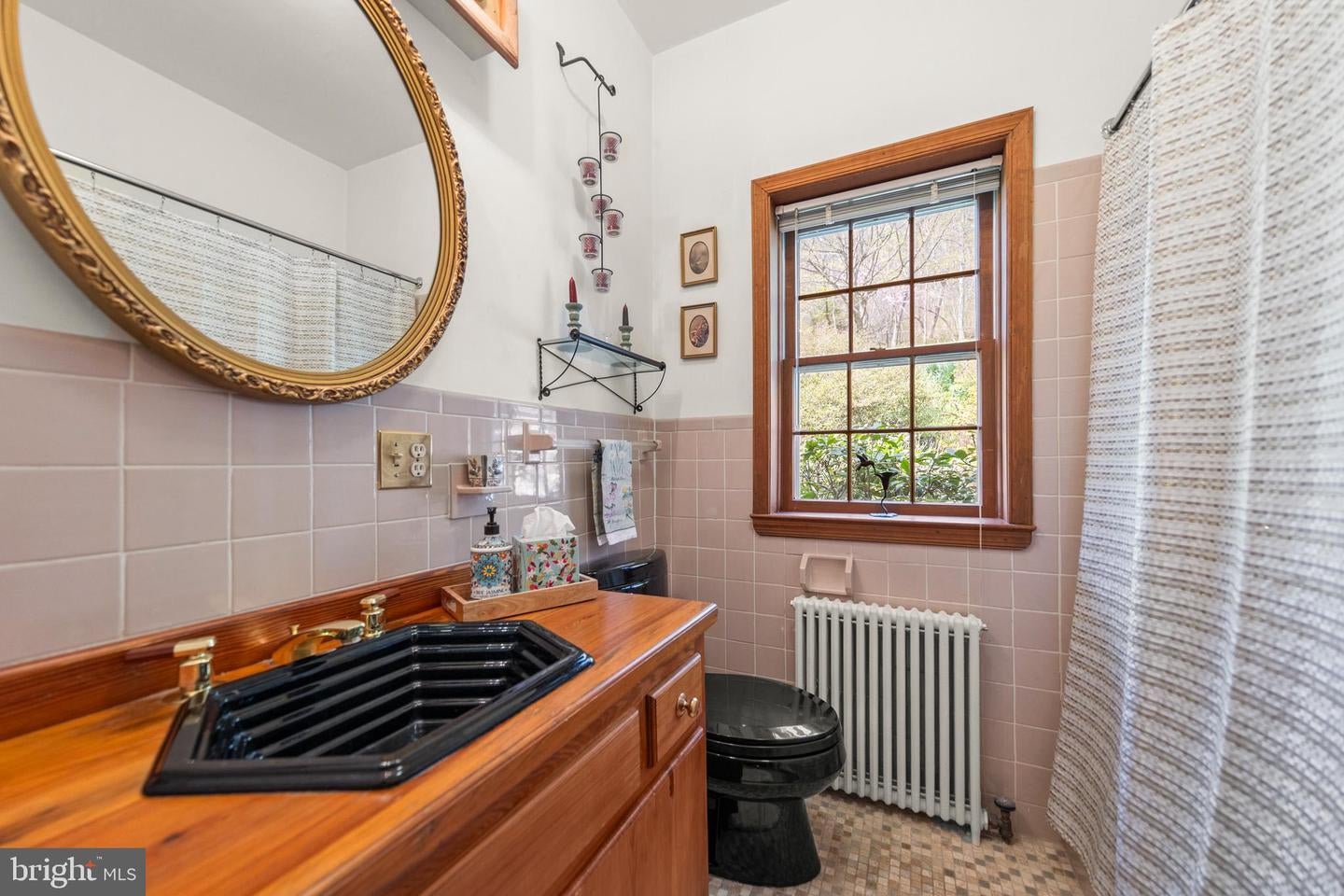 Winchester, Virginia, 22602, United States, 4 Bedrooms Bedrooms, ,4 BathroomsBathrooms,Residential,Active,2041509