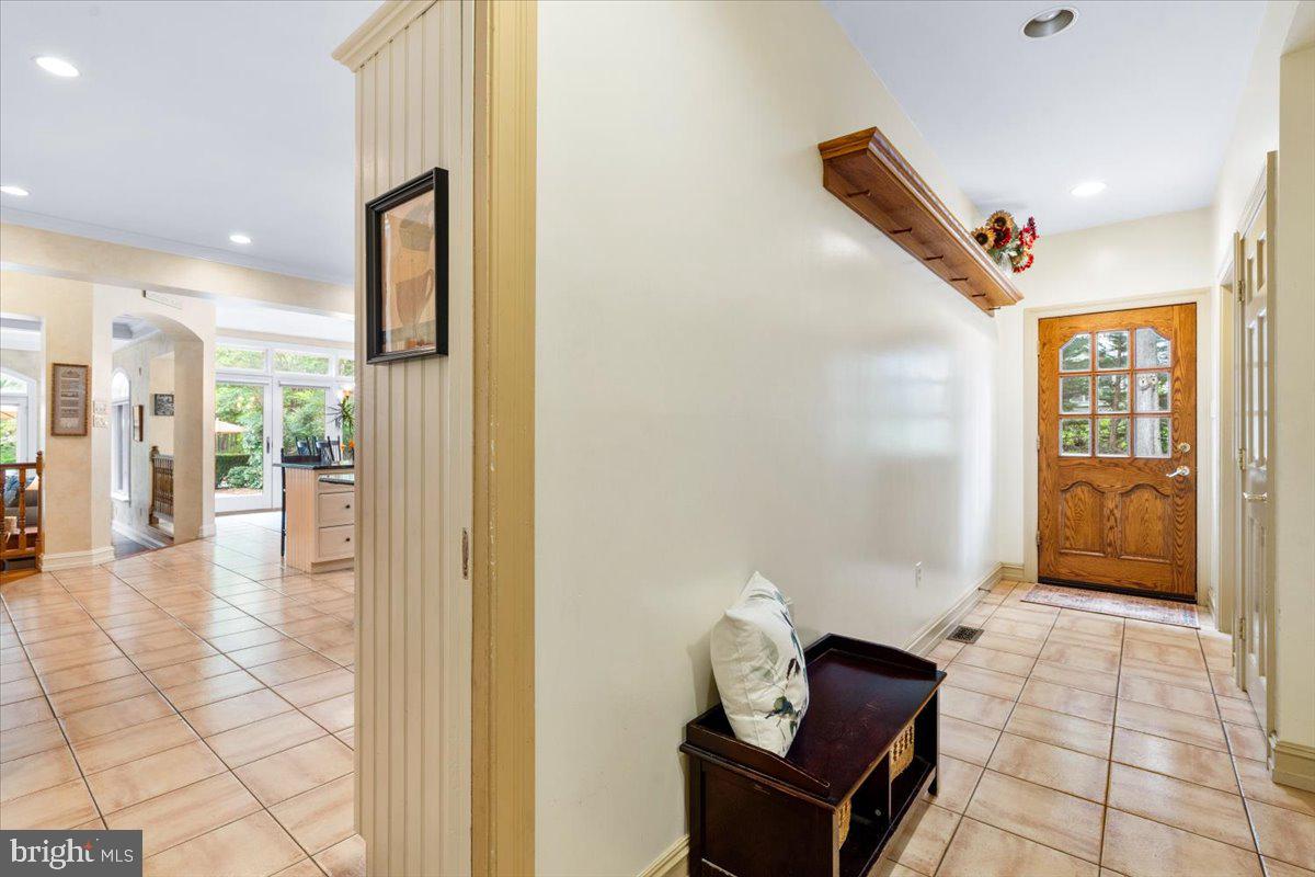 Frederick, Maryland, 21702, United States, 5 Bedrooms Bedrooms, ,8 BathroomsBathrooms,Residential,Active,2002354