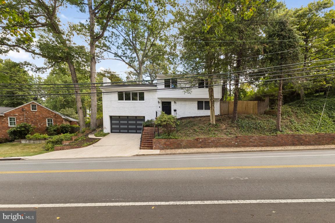 Arlington, Virginia, 22207, United States, 4 Bedrooms Bedrooms, ,3 BathroomsBathrooms,Residential,Active,1934775 Arlington, Virginia, 22207, United States, 4 Bedrooms Bedrooms, ,3 BathroomsBathrooms,Residential,Active,1934775