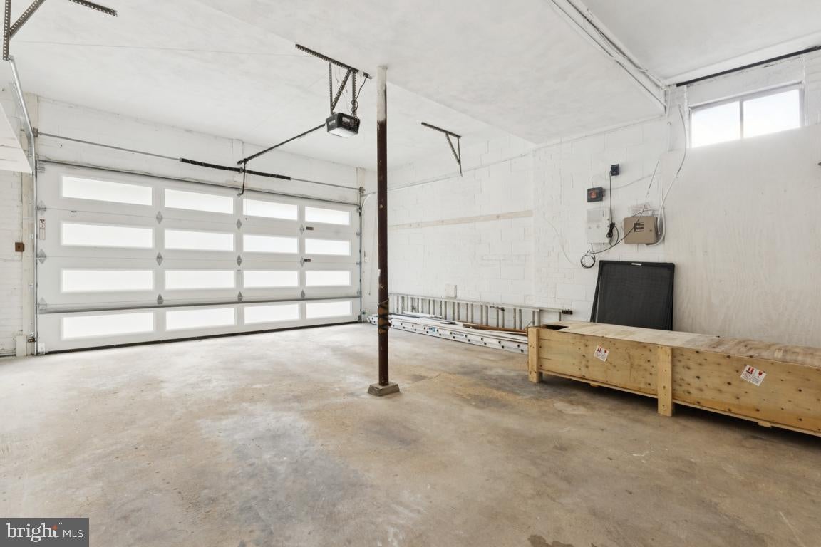 Arlington, Virginia, 22207, United States, 4 Bedrooms Bedrooms, ,3 BathroomsBathrooms,Residential,Active,1934775