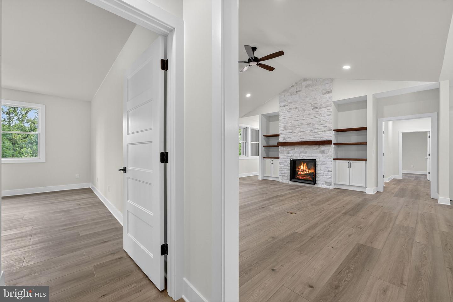 Warrenton, Virginia, 20187, United States, 3 Bedrooms Bedrooms, ,4 BathroomsBathrooms,Residential,Active,1963257