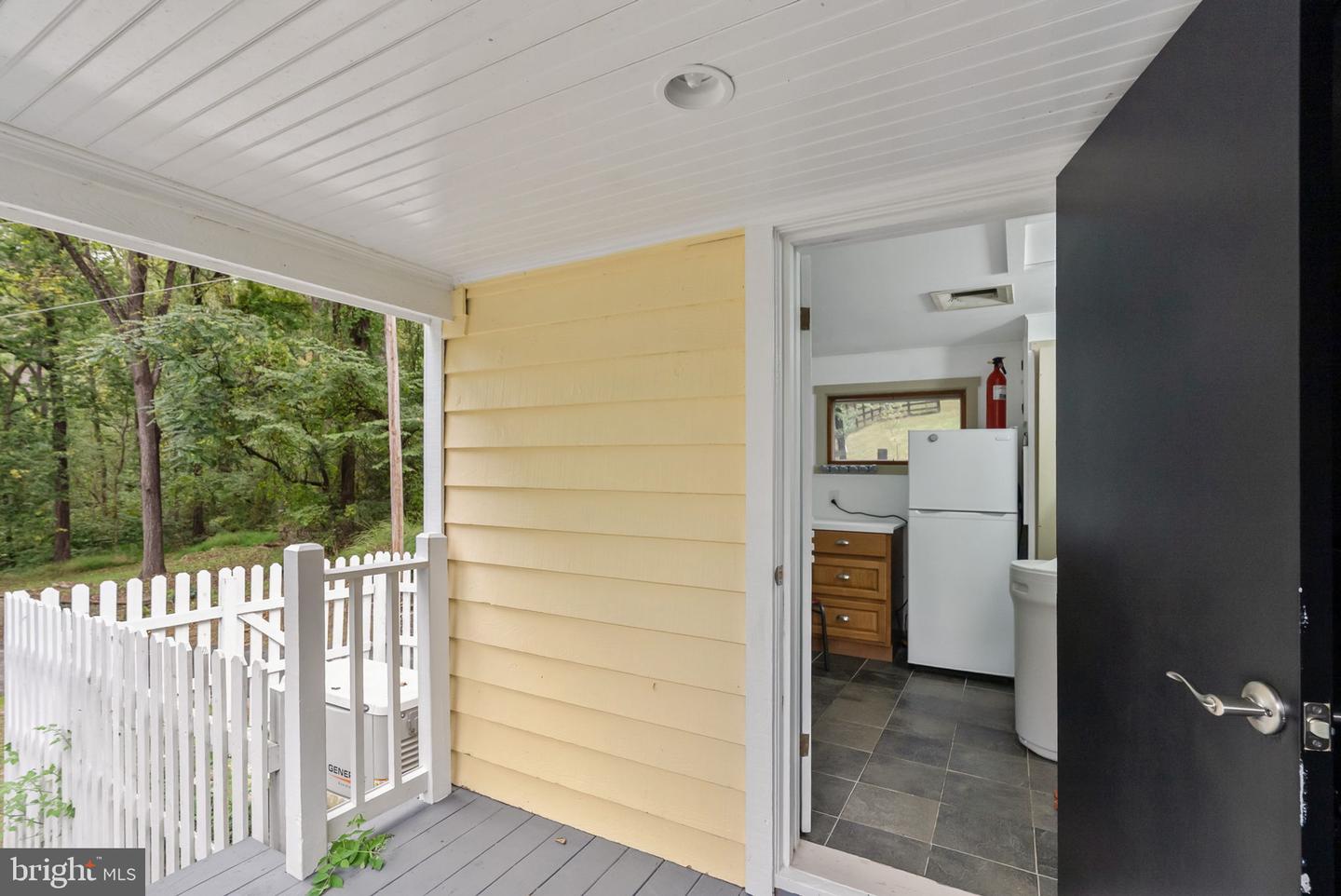 Lovettsville, Virginia, 20180, United States, ,2 BathroomsBathrooms,Residential,Active,1954034