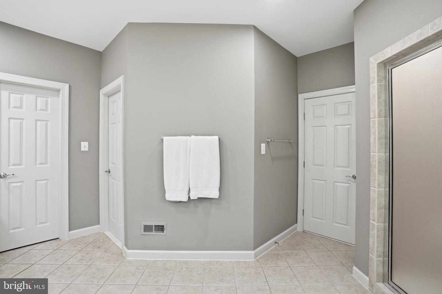 Great Falls, Virginia, 22066, United States, 5 Bedrooms Bedrooms, ,7 BathroomsBathrooms,Residential,Active,2044999