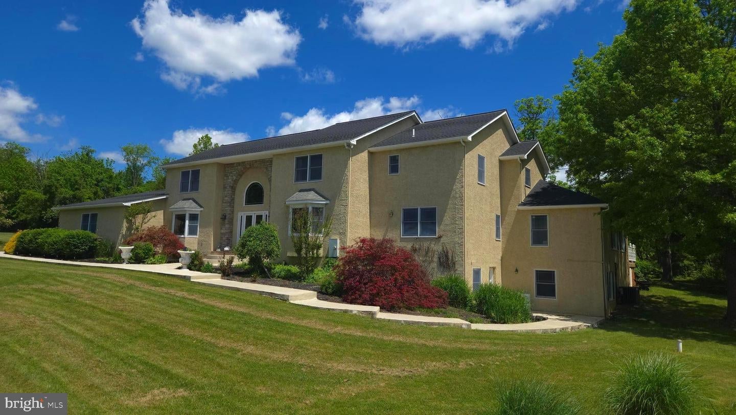 Collegeville, Pennsylvania, 19426, United States, 6 Bedrooms Bedrooms, ,5 BathroomsBathrooms,Residential,Active,2018175