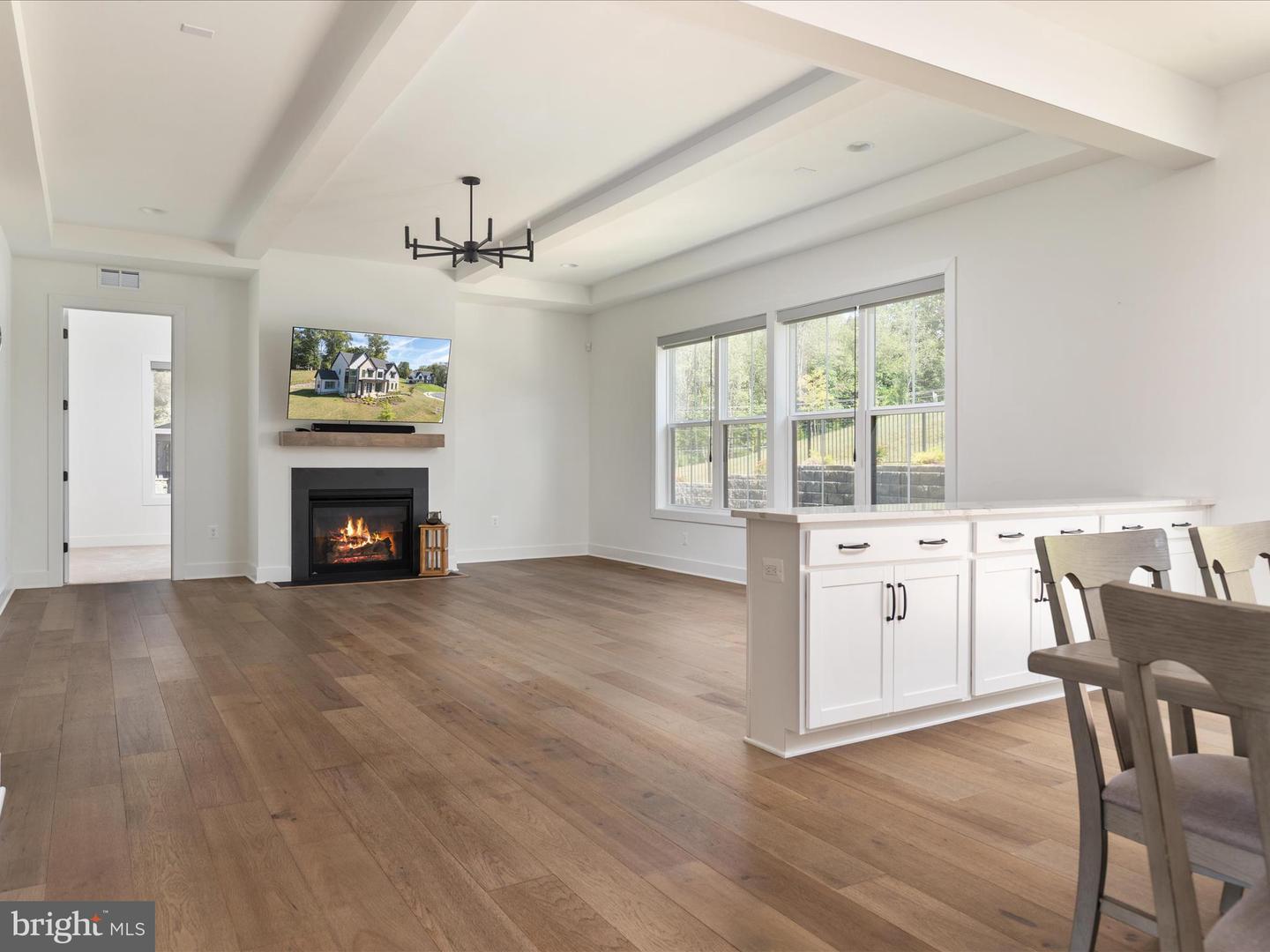 Oakton, Virginia, 22124, United States, 6 Bedrooms Bedrooms, ,6 BathroomsBathrooms,Residential,Active,1960120