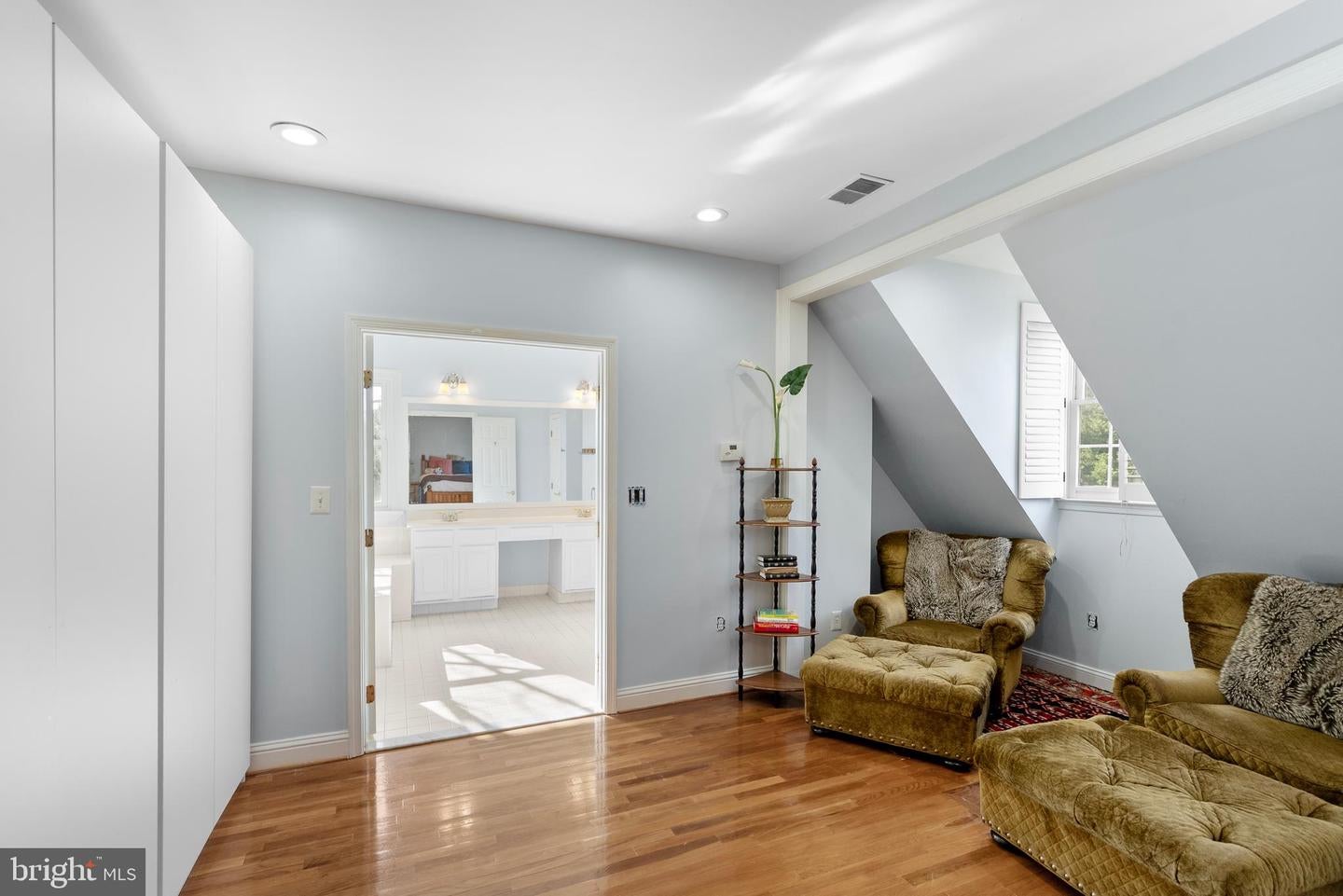 Gaithersburg, Maryland, 20879, United States, 5 Bedrooms Bedrooms, ,5 BathroomsBathrooms,Residential,Active,1999190