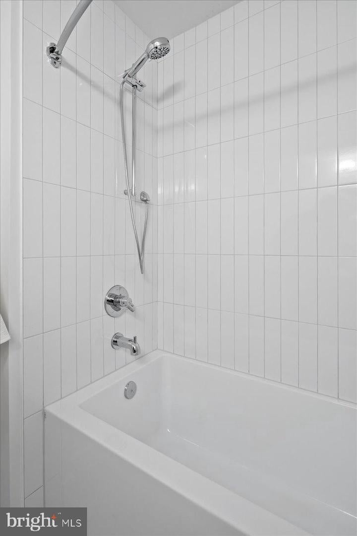 Arlington, Virginia, 22201, United States, 4 Bedrooms Bedrooms, ,5 BathroomsBathrooms,Residential,Active,2011879