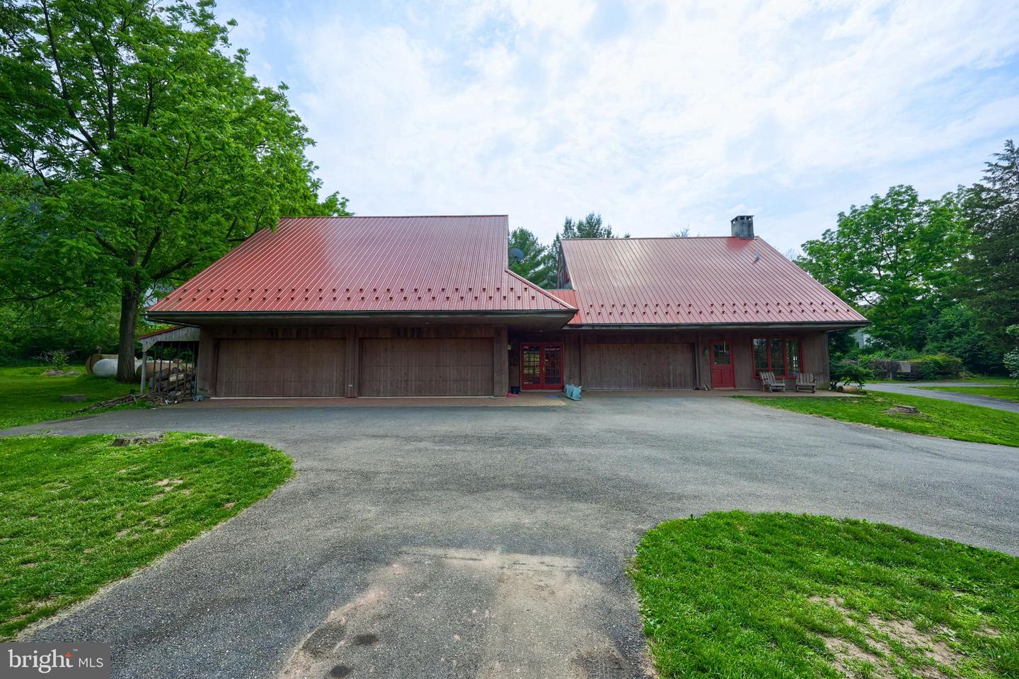 Reading, Pennsylvania, 19606, United States, 5 Bedrooms Bedrooms, ,4 BathroomsBathrooms,Residential,Active,2045028