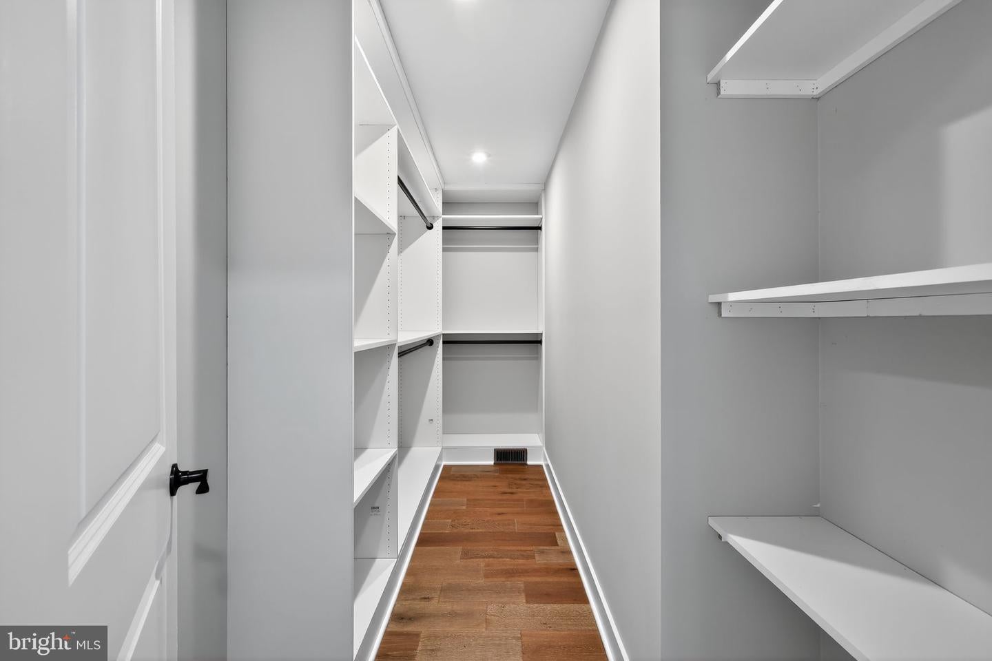 Annapolis, Maryland, 21401, United States, 3 Bedrooms Bedrooms, ,3 BathroomsBathrooms,Residential,Active,1934817