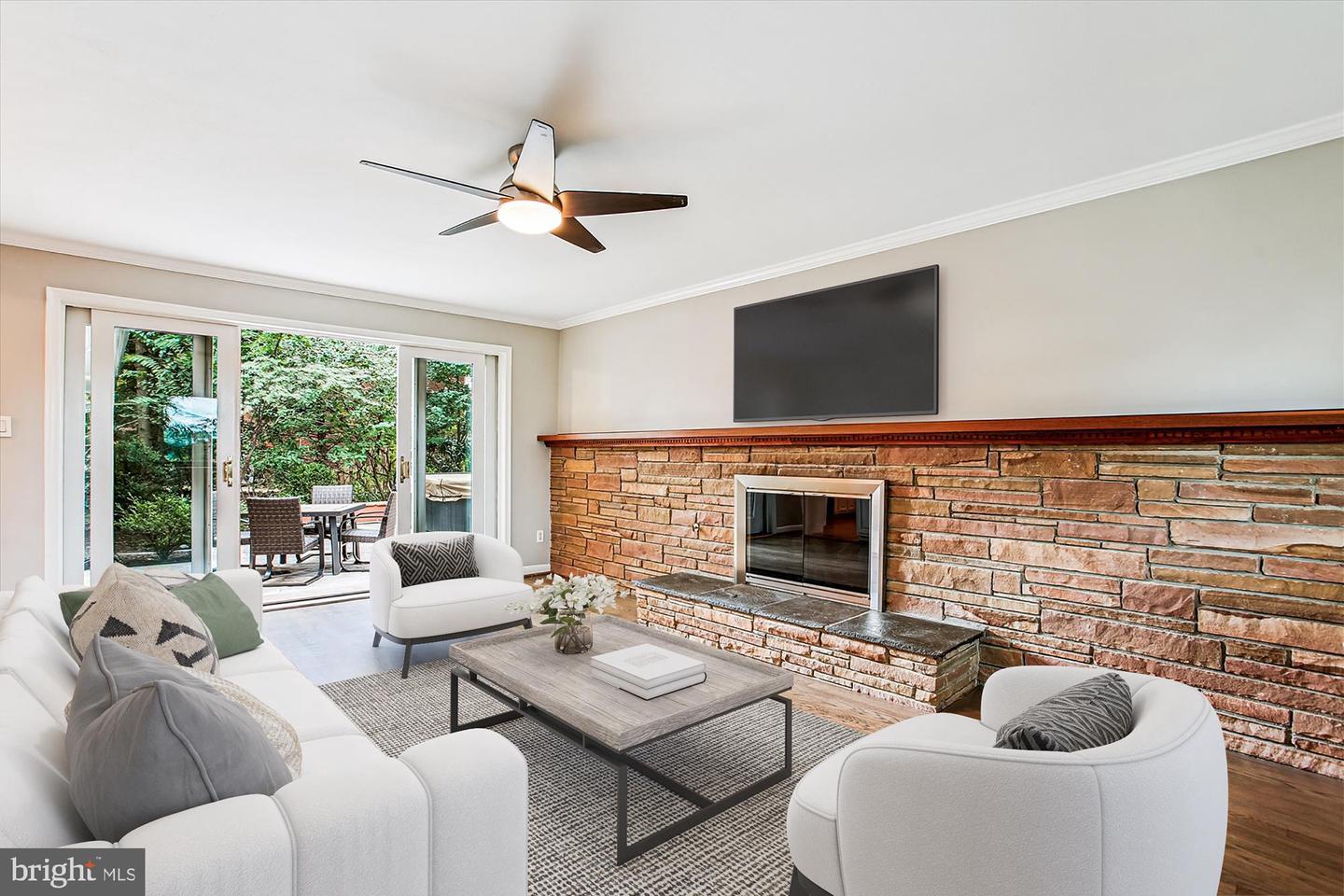 Arlington, Virginia, 22202, United States, 5 Bedrooms Bedrooms, ,3 BathroomsBathrooms,Residential,Active,1926909