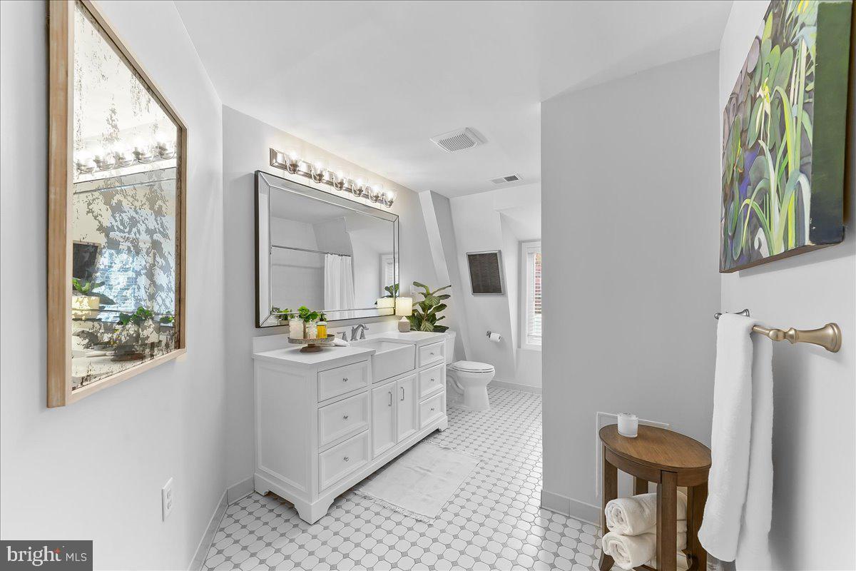 Wilmington, Delaware, 19807, United States, 5 Bedrooms Bedrooms, ,6 BathroomsBathrooms,Residential,Active,1988434