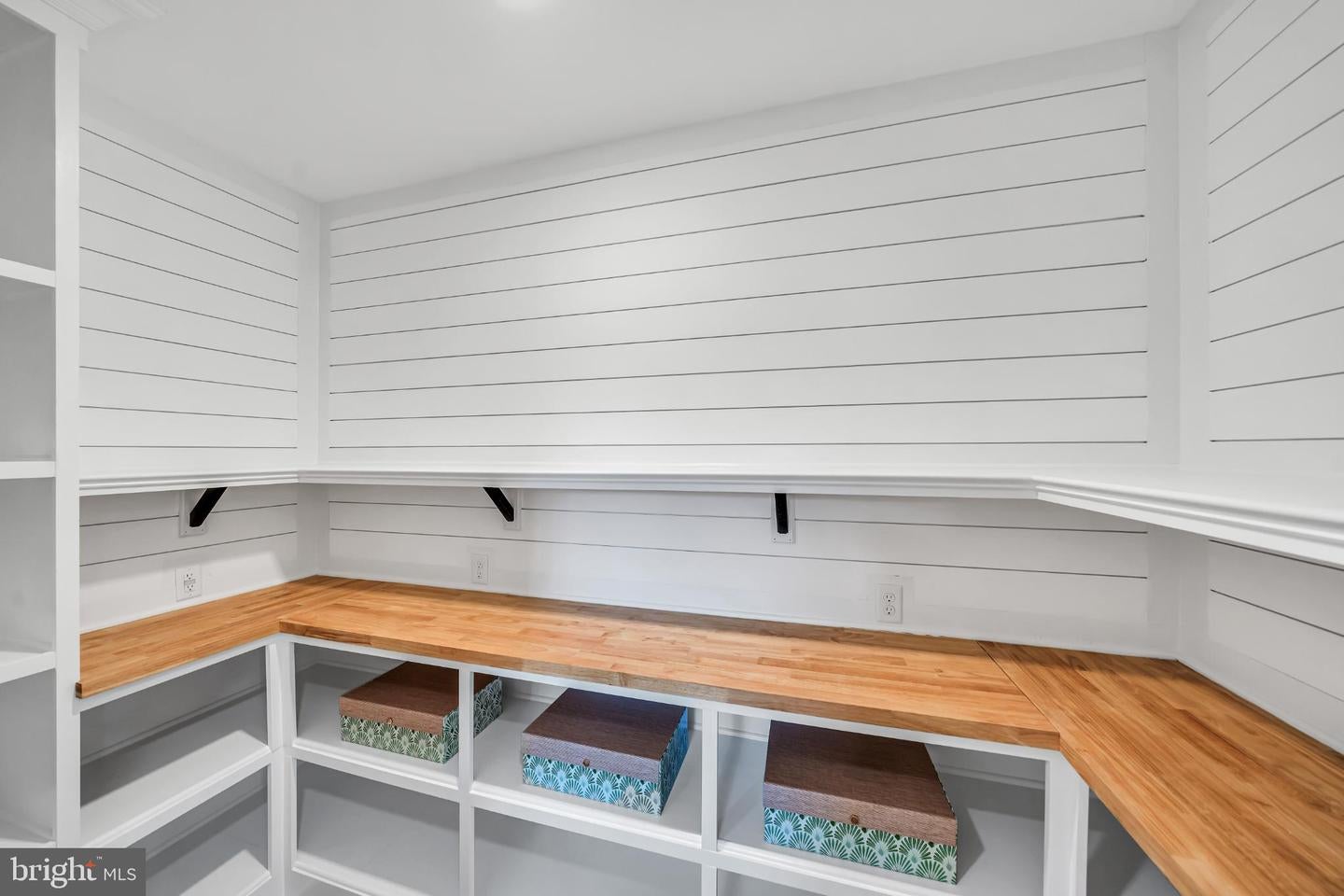 Lewes, Delaware, 19958, United States, 4 Bedrooms Bedrooms, ,5 BathroomsBathrooms,Residential,Active,1863477