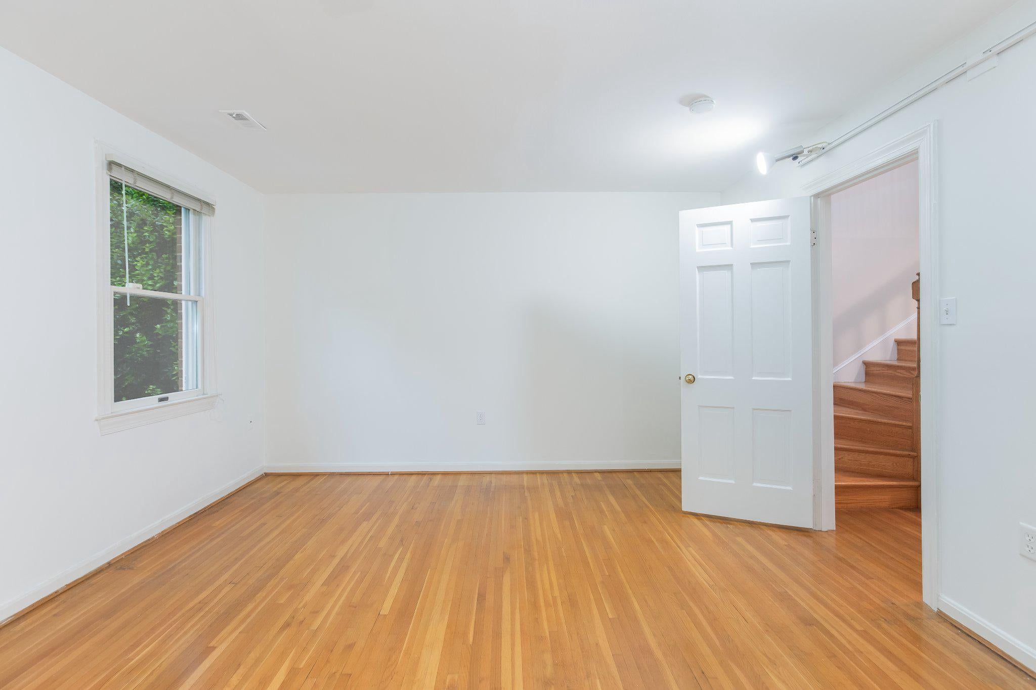 Washington, District Of Columbia, 20024, United States, 5 Bedrooms Bedrooms, ,3 BathroomsBathrooms,Residential,Active,2010218