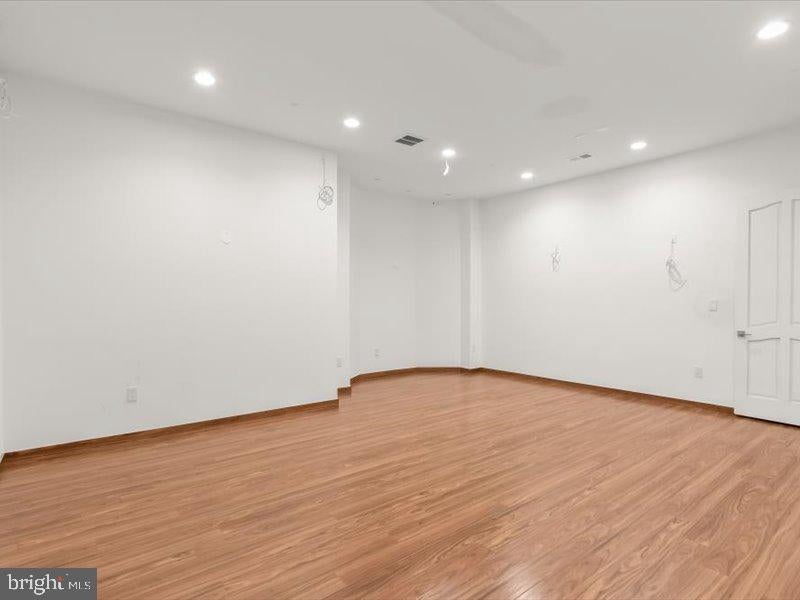 Potomac, Maryland, 20854, United States, 6 Bedrooms Bedrooms, ,7 BathroomsBathrooms,Residential,Active,1927645