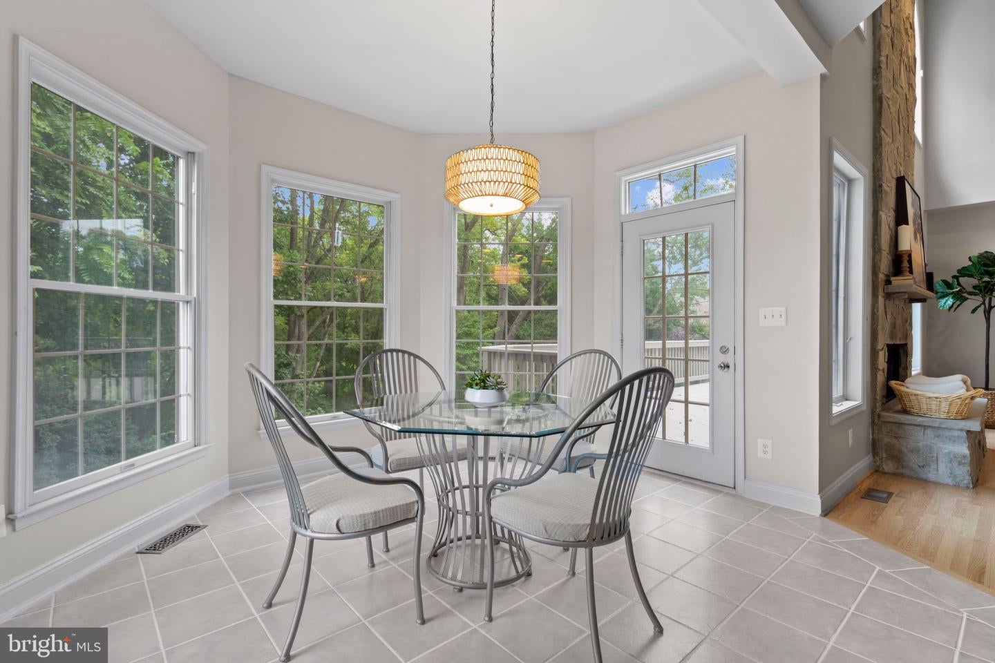 Oakton, Virginia, 22124, United States, 5 Bedrooms Bedrooms, ,5 BathroomsBathrooms,Residential,Active,1926902