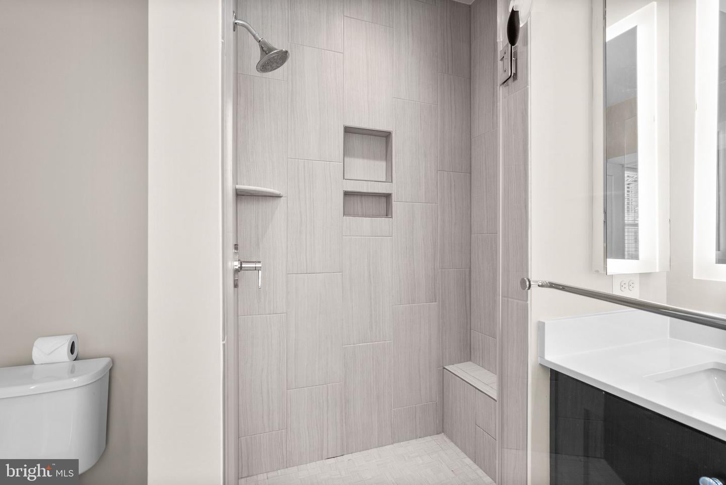 Rockville, Maryland, 20852, United States, 5 Bedrooms Bedrooms, ,5 BathroomsBathrooms,Residential,Active,1954009