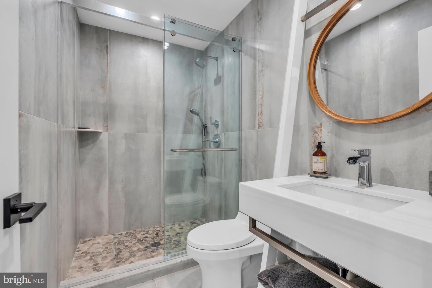 Toms River, New Jersey, 08753, United States, 5 Bedrooms Bedrooms, ,3 BathroomsBathrooms,Residential,Active,1952597