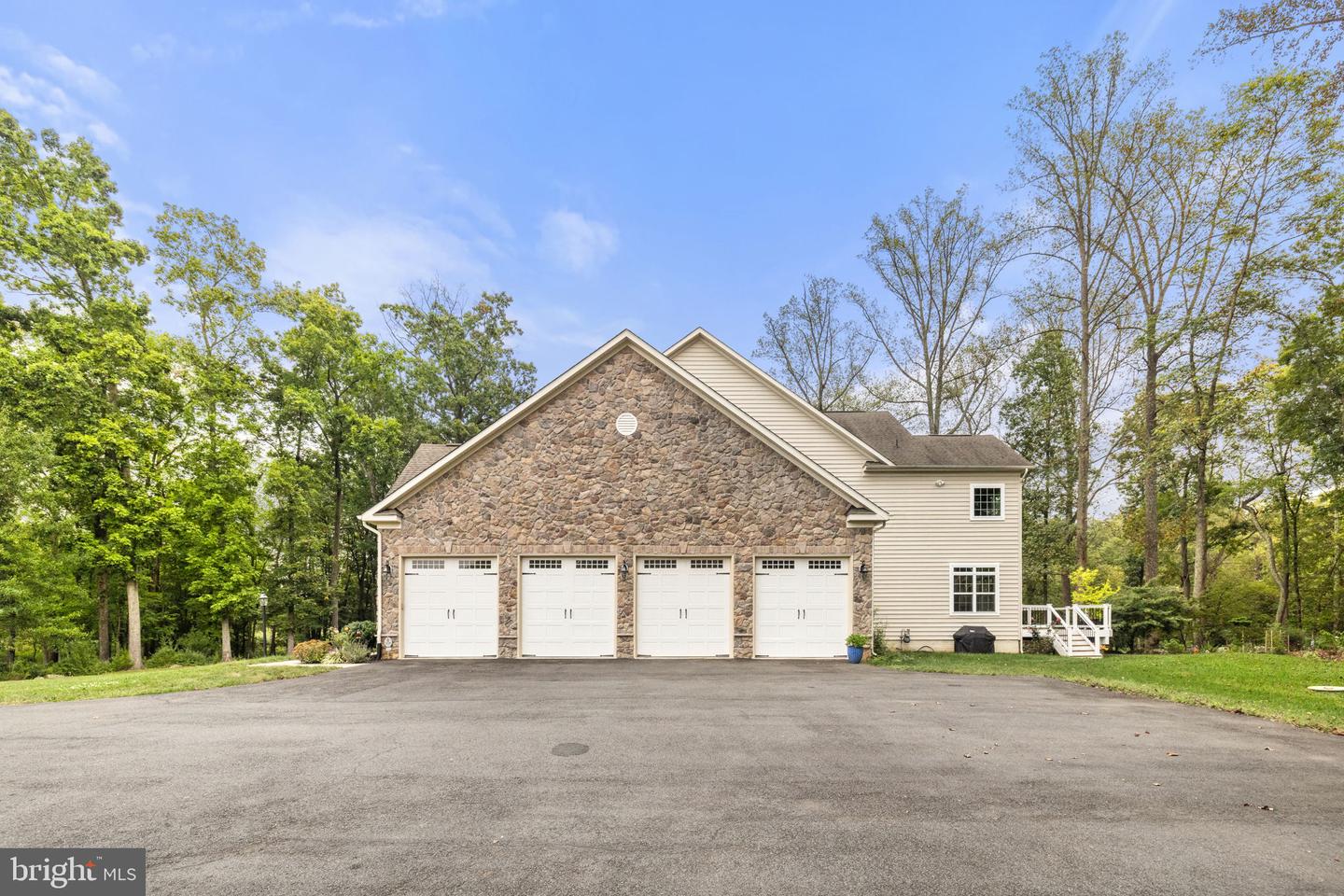 Ashburn, Virginia, 20148, United States, 5 Bedrooms Bedrooms, ,6 BathroomsBathrooms,Residential,Active,1952301