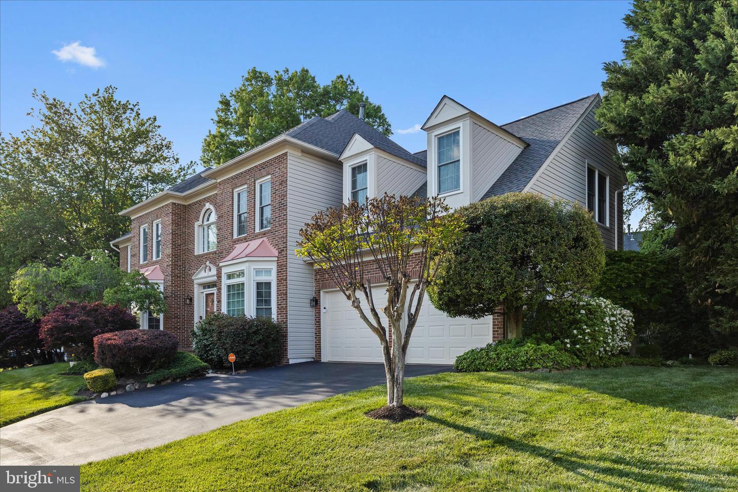 Centreville, Virginia, 20121, United States, 4 Bedrooms Bedrooms, ,3 BathroomsBathrooms,Residential,Contingent,2045785