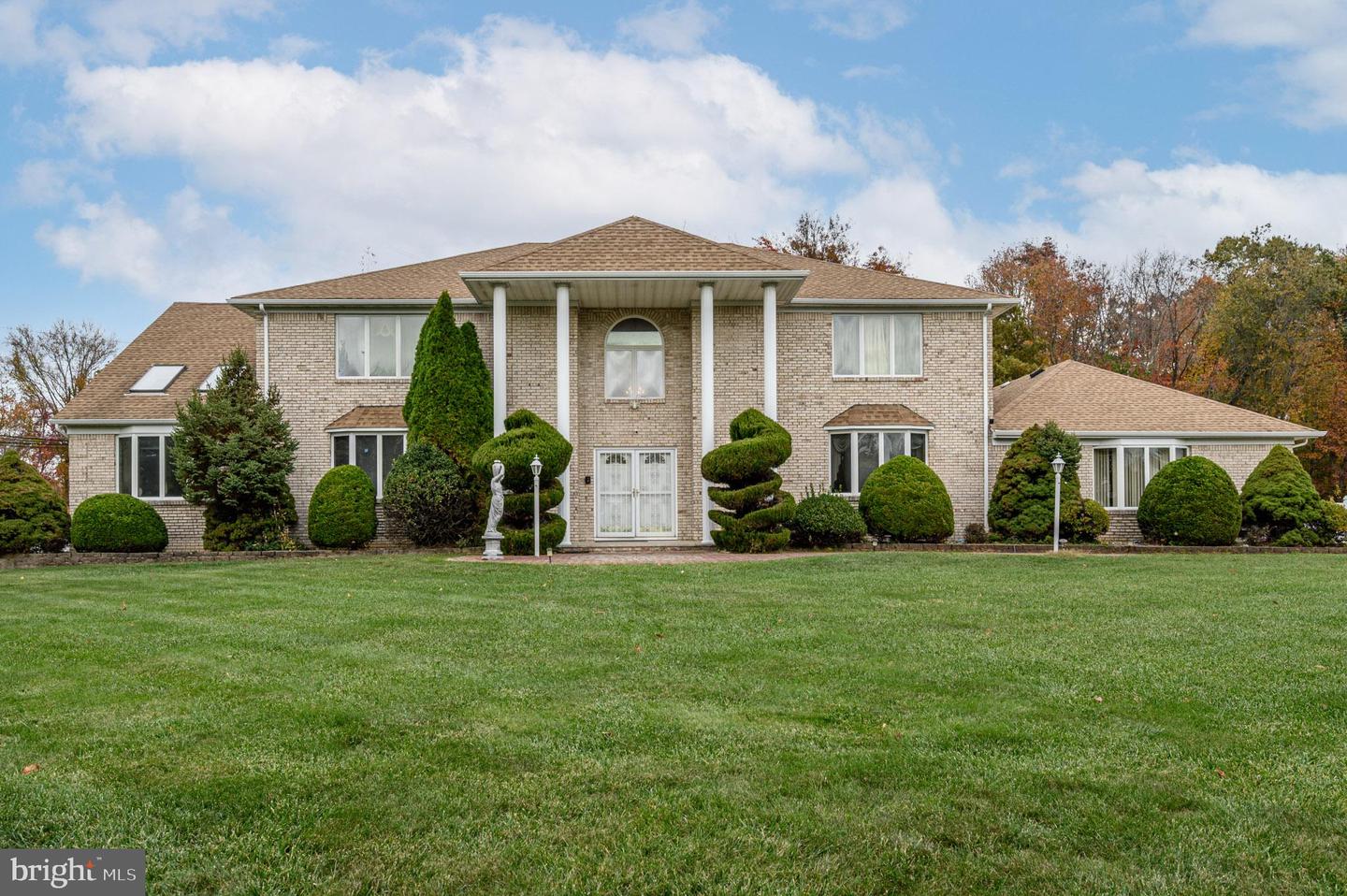 Monmouth Junction, New Jersey, 08852, United States, 5 Bedrooms Bedrooms, ,5 BathroomsBathrooms,Residential,Active,1987239 Monmouth Junction, New Jersey, 08852, United States, 5 Bedrooms Bedrooms, ,5 BathroomsBathrooms,Residential,Active,1987239